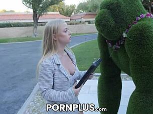 Wow, lucky buyer scores hardcore sex with blonde realtor kylie shay!