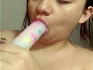 Gorgeous Young Colombian Beauty With Curvy Body And Cute Face Demonstrates How To Lick And Suck Dildo Solo