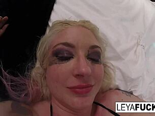 Was wenn Leya Falcon den großen BBC tief in den Arsch nimmt?