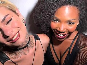 Duas namoradas, you into making out with Brazilian spanking licking interracial girl on girl cunilingus?