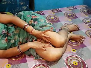 Dialogic-Provocative hey, why is this sexy bhabhi showing off her full-body nude with big boobs and cute pussy?