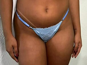 lambuzei a bunda da novinha toda de porra quente in this amateur couple casting interview with crazy latina babe licking ass.