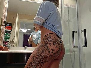 Muscular Milf Bodybuilder with Big Tits and Clit Destroys Giant Dildo in Squirting Rimjob Assfucking