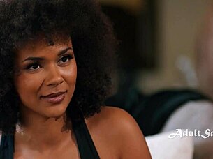 Tarot reader dives into wet pussy licking with her crushing roommates in steamy lesbian action! 💦