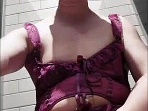 Asian sissy flashes in public toilet for solo BBC tribute 😈🚽