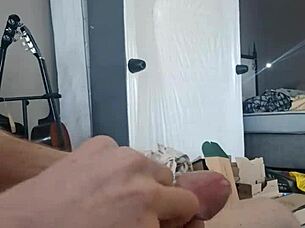 Oh wow, that huge cock from Cape Town explodes in a massive cumshot!