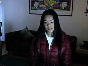 I love this hot Latina Nahomi squirting in part 1