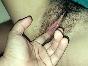 xxx casero, así de fácil es mi compañera de clase, ¿quieres ver cómo la lleno de creampie en su coño apretado y húmedo?