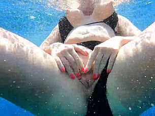 Hot Milf Enjoys Intense Underwater Sex with Juicy Pussy Licking and Deep Penetration in Pool