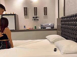 Meu marido me liberou para ir ao motel com um amigo da academia cuckold hotwife corno.