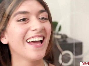 Why is this guy fucking an ebony wife and her best friend in a squirting threesome?