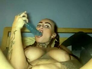 Thick emo slut dives into fingering her tight asshole with big tits bouncing wildly