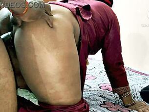 Indian desi bhabhi you fuck gym boys with big cock now