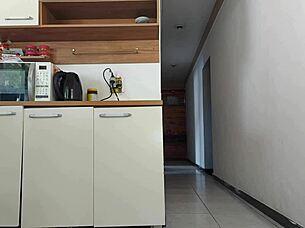 OMG sexo arriscado com amigo enquanto marido no banho quase pegos 😱🍑