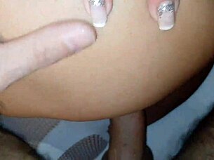 Médico safado se aproveitou da coroa e comeu ela no pelo