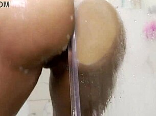 Latina with delicious big ass enjoys a super sexy hot shower solo 💦🍑