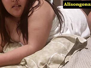 oh how thrilling to invite my friend home for photos and get offered money for an intimate exchange