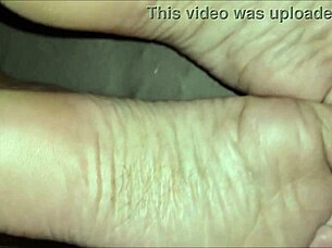 He licked the soles of mature woman and cum on them in taboo homemade foot fetish