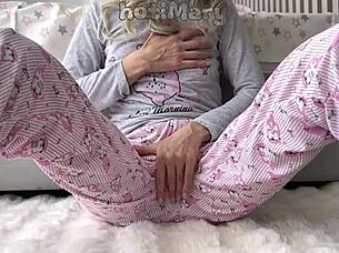 multiple squirt orgasm petite 18+ asian teen 18+ fingering hairy pussy