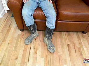 I love stuffing my curvy butt with a plug before getting my twat pounded hard