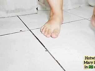 hey bbw hotwife mary butterfly, wanna swing and dance brazilian carnaval style?