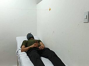 i uh love when this kinky doctor jerks his big cock in the office like that