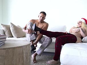 Alexis Andrews Sucks Huge Cock and Spreads Pawg Ass for Facial Cumshot in Florida Holiday Fundraising with Salvation Army Slut Action