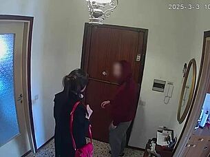 Lamica Di Mia Moglie Mi Fa Una Pompa - Fantasie Di Lara Ep 1!