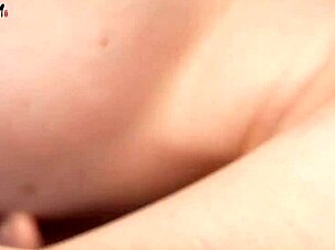 Hey, that pretty Asian girl tempts with her armpit display in bed