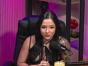 Punheta Guiada! Morena Gostosa in Lingerie Sucks and Licks Big Ass in California!