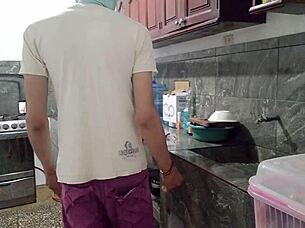 I pull out the bait from his penis in the kitchen with a luxurious homemade blowjob