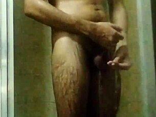 taking a bath and jerking off until i cum 😏