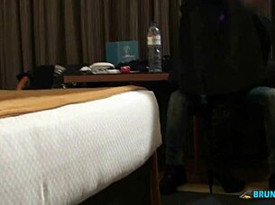 dame placer y penétrame bien delante de mi cornudo