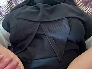 Syrian milf in hijab takes big cock creampie deep inside 😈💦