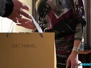 dame placer y penétrame bien delante de mi cornudo