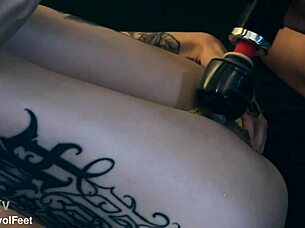 Come See Me Cumming Hard with My Pretty Feet Exposed