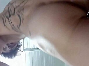 beating off in the street come drink my hot cum in your mouth 😏