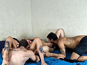 I love when my friend fucks me bareback after partying