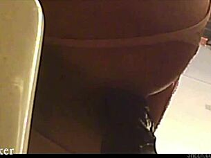 maquina sexual goes up and down as i offer my skinny ass for monster cock anal