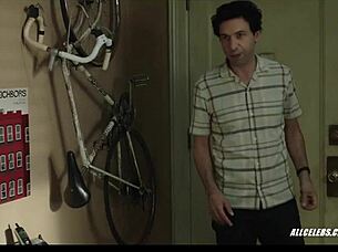 jemima kirke appears in girls season 6 episode 1 from 2017