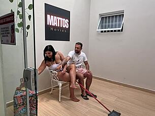 i cleaned the house in tight clothes and got cum in my mouth