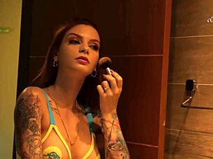 Lesbicas Se Aventuram Nuas Em Lugares Paradisíacos No Brasil