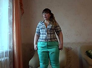 Hey, watch this sexy bbw masturbate her clit and hairy pussy to orgasm! 🔥💦