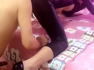 Hey, this hot Asian shemale gets bareback fucked by European tourist in hotel room 😈🍑