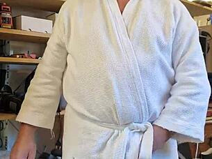 I uh feel so dirty getting nude as old man chris just for you