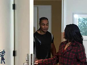 Procurando Motivo Para Vizinho Me Foder E Consegui Com Seu Pau Monstro Interracial