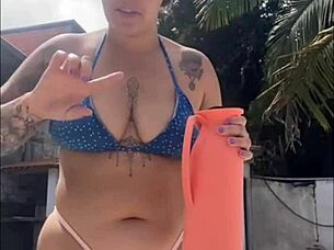 damn i stay all day like this when the bricklayer is here flashing big pussy!