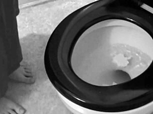 Oh man, that sexy psycho girl in the shower is like, totally hot and crazy!