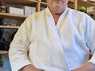 I uh feel so dirty getting nude as old man chris just for you