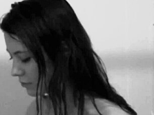 Oh man, that sexy psycho girl in the shower is like, totally hot and crazy!